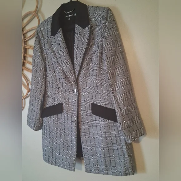 Karl Lagerfeld Paris Plaid Black and Gray Blazer Size 12 NWOT P2P 20